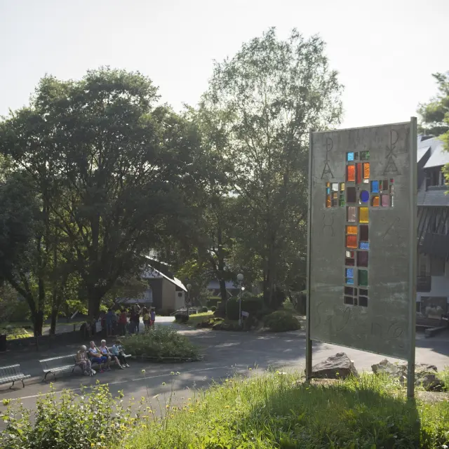 Das Kreuz Frieden schweigt Frieden