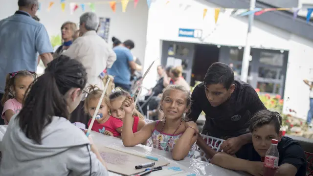 Animazione sul piazzale della Cité Saint-Pierre