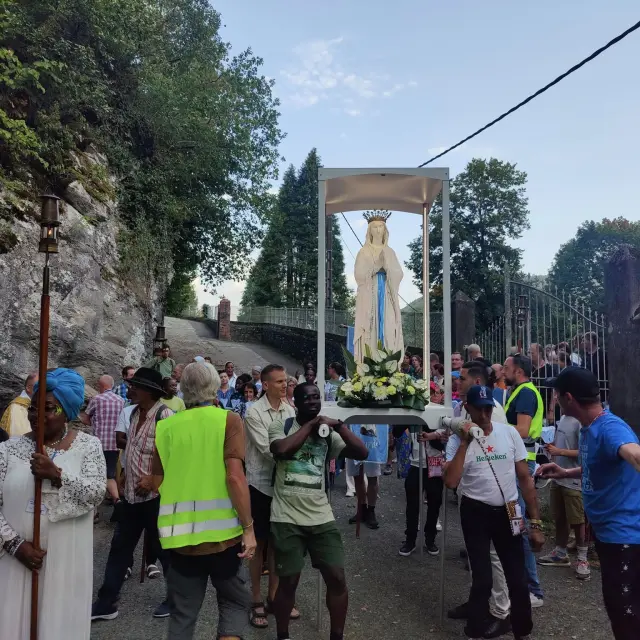 Marianische Prozession von der Petersstadt zum Heiligen Laurentius