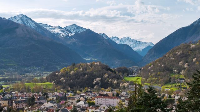 Uitzicht op de vallei van Argeles Gazost en zijn bergdorpjes