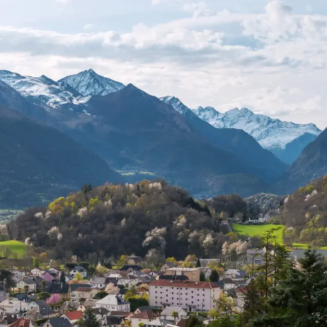 Vista del valle de Argeles Gazost y sus pueblos de montaña