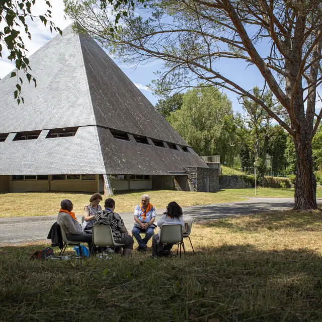 Le Cairn de la Cité Saint-Pierre vu de l'extérieur. Il dispose de deux salles : le Cairn Haut et le Cairn Bas.