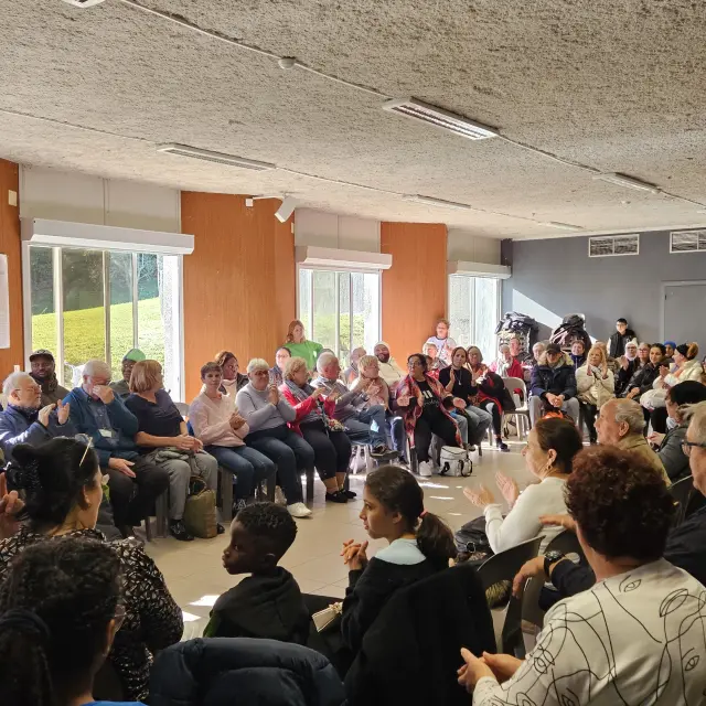 Temps d'animation à la salle Saint-Méthode de la Cité Saint-Pierre