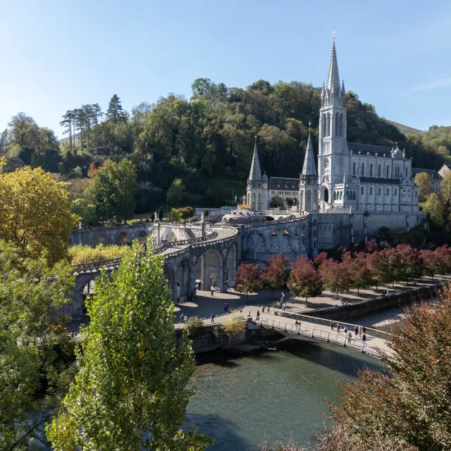 Le Sanctuaire de Lourdes