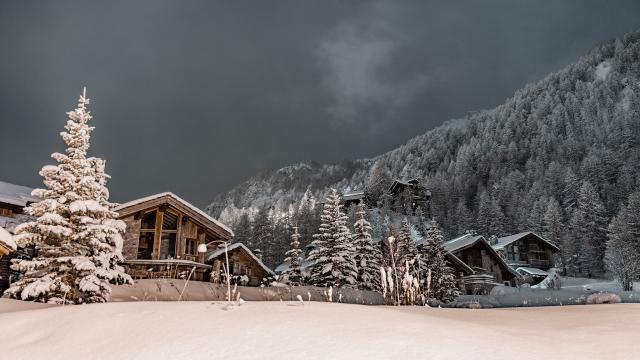 Valdisere Night