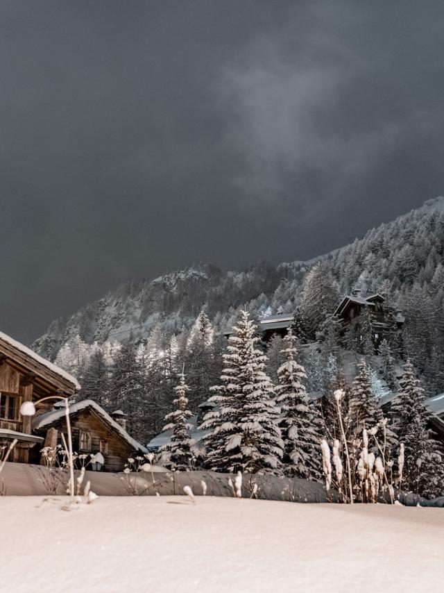 Valdisere Night