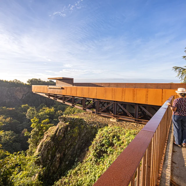 Our must-sees: the Porte vue lookout at Château-Thébaud by Le Voyage dans le Vignoble