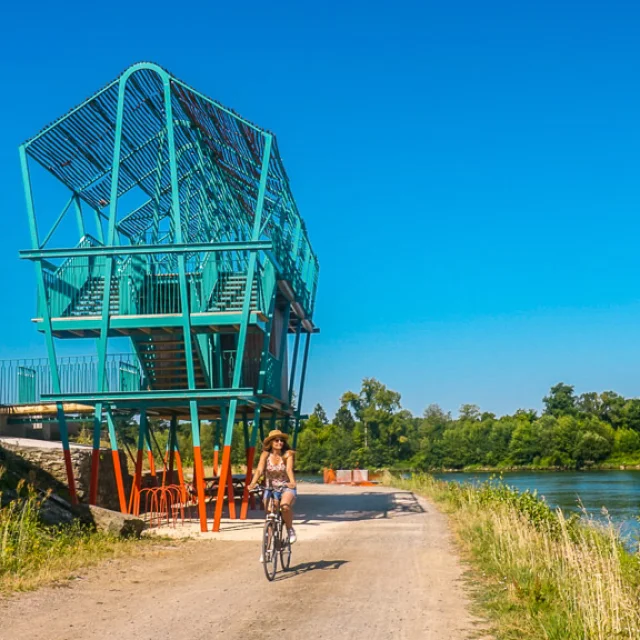 Belvédère de la Pierre Percée et Loire à vélo dans le Vignoble Nantais