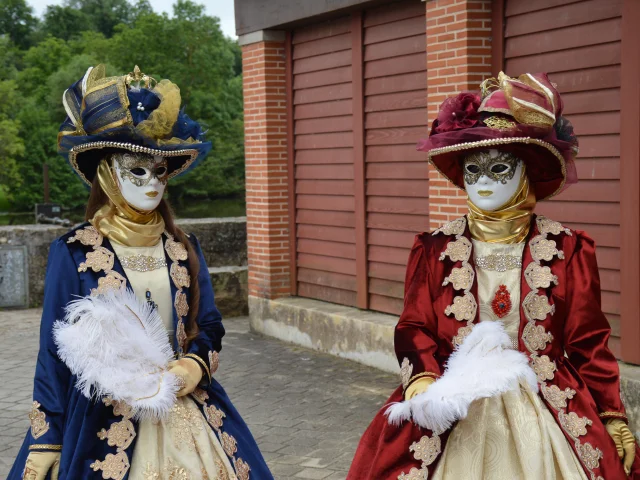 Les Mascarades Clisson les costumées déambulent dans la ville en 2024
