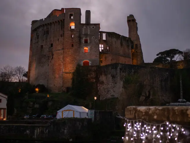 Que faire pendant les vacances de Noël à Clisson : Les illuminations et le Château de Clisson