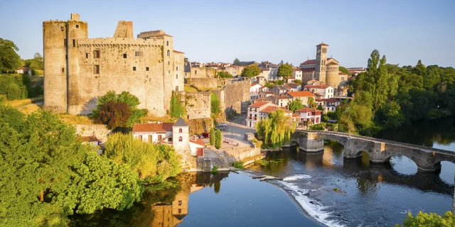 Vue sur Clisson, joyau italien du Vignoble Nantais