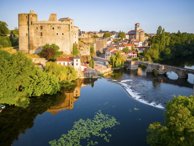 Vue sur Clisson, joyau italien du Vignoble Nantais