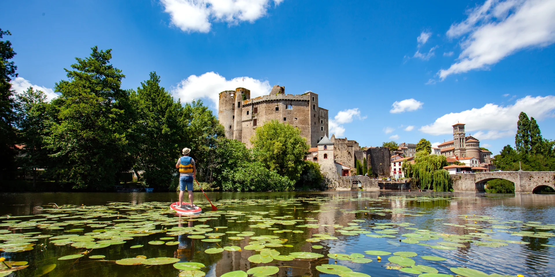 What to do in the Vignoble Nantais? Guided tours, walks in Clisson, activities and leisure in the vineyards or on the river Sèvre