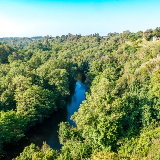 Our must-sees: the Porte vue lookout at Château-Thébaud by Le Voyage dans le Vignoble