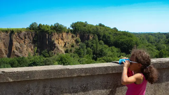 Children's activities during your family weekend: the Pays d'Art et d'Histoire Explorer Booklets to discover the communes of the Vignoble Nantais region