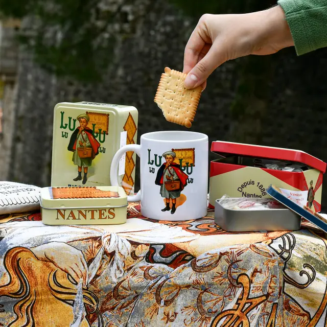 The Tourist Office shop, Clisson souvenirs and local products. The identity collections: LU biscuit products