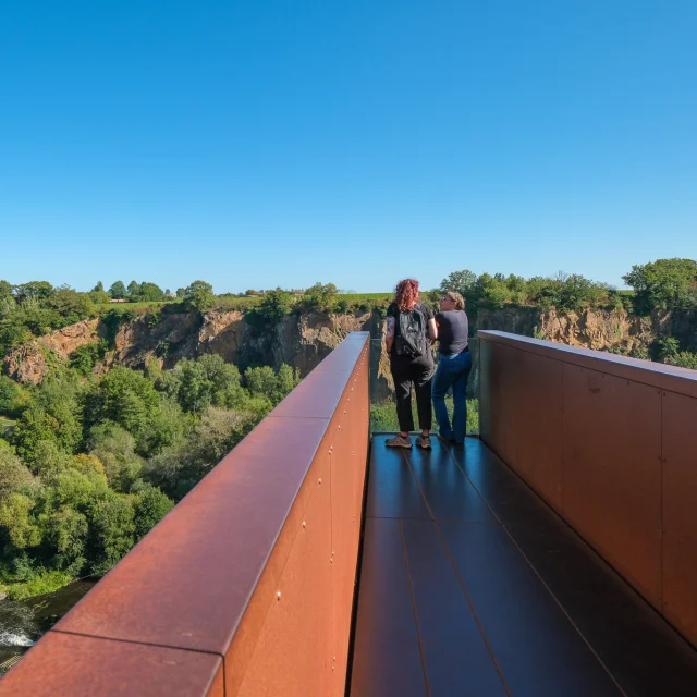 Our must-sees: the Porte vue lookout at Château-Thébaud by Le Voyage dans le Vignoble