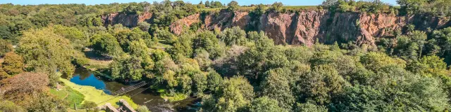 Our must-sees: the Pont Caffino site and its canoeing leisure centre. A view from the Porte-vue belvedere