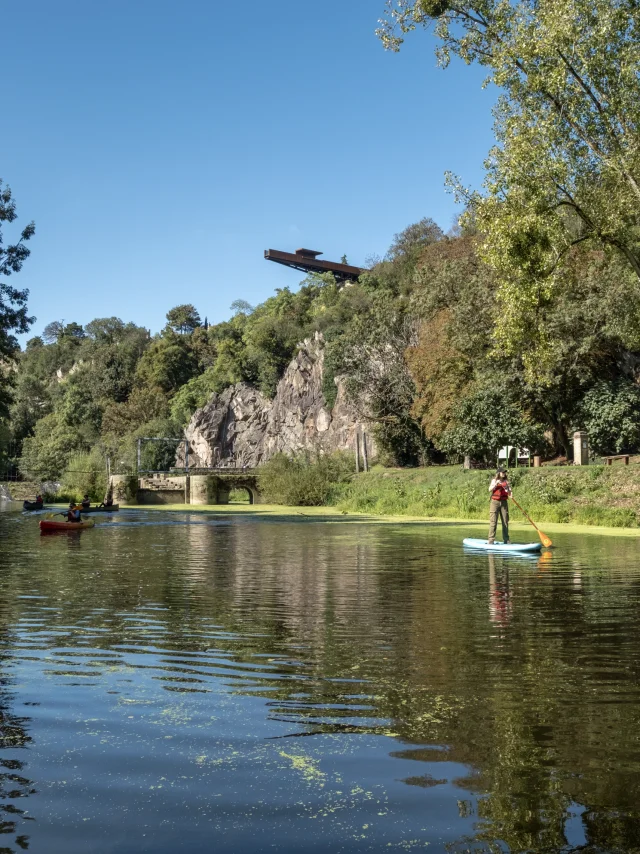 Hiking weekend near Nantes: hiking break with views over the vines and the maine valley at Pont Caffino on the GR de Pays Sèvre et Maine Boucle du Vignoble (vineyard loop)
