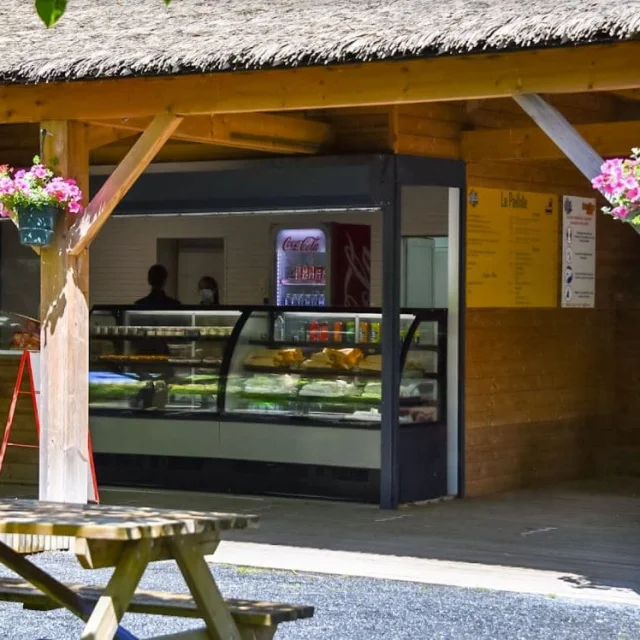 Must-See: Boissière du Doré Zoo, La Paillote restaurant