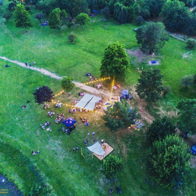 Les Guinguettes dans le Vignoble Nantais : Guinguette de la Pierre Percée