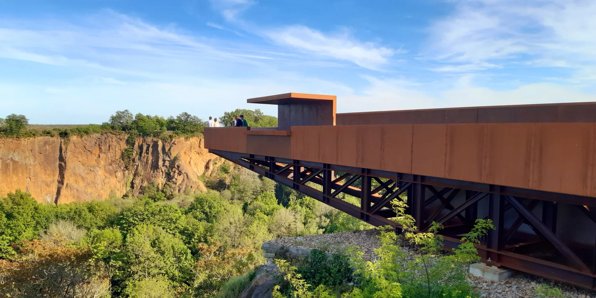 Our must-sees: the Porte vue lookout at Château-Thébaud by Le Voyage dans le Vignoble