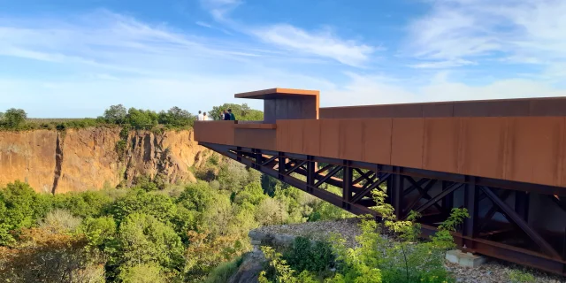 Our must-sees: the Porte vue lookout at Château-Thébaud by Le Voyage dans le Vignoble