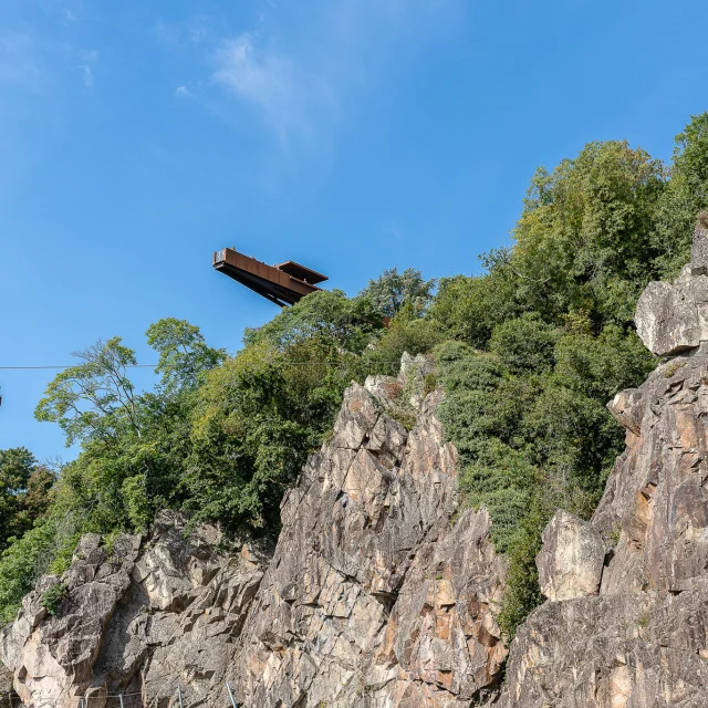 Our must-sees: the Pont Caffino site, its canoeing leisure centre, and a view of the Porte-vue lookout.