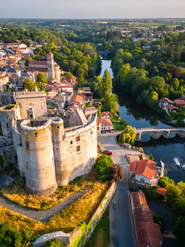 Visitez un château en Loire-Atlantique : Clisson, Goulaine et d'autres demeures viticoles à deux pas de Nantes.