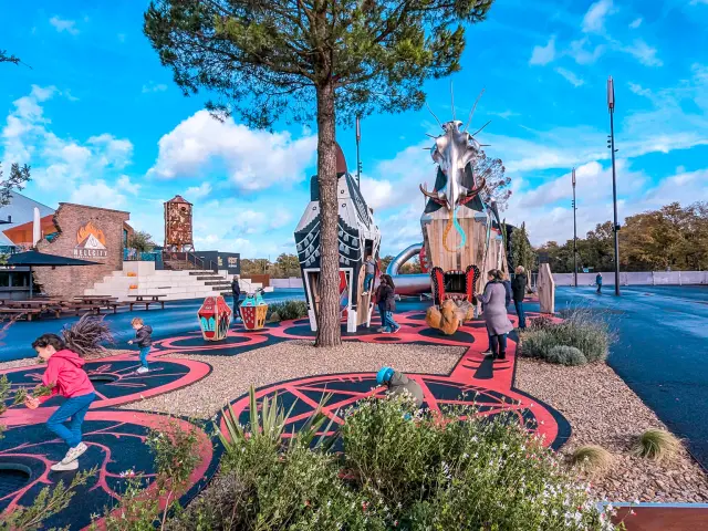 Con la familia en el Vignoble Nantais: Zonas de juego en el Vignoble Nantais#, zona de juegos infantiles recinto Hellfest