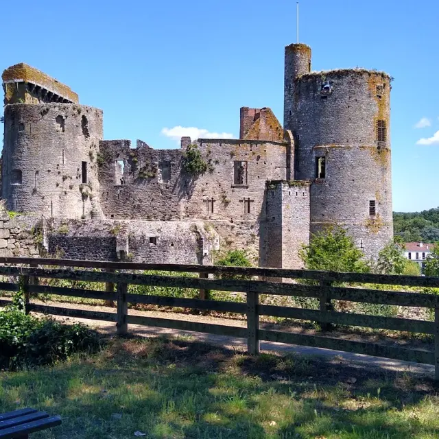 Chateau De Clisson 2