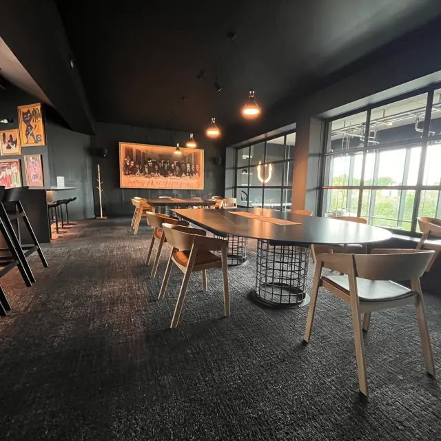 Séminaire Hellfest : dans la salle du Hellcity, sur le site du Hellfest - plus grand festival metal du monde