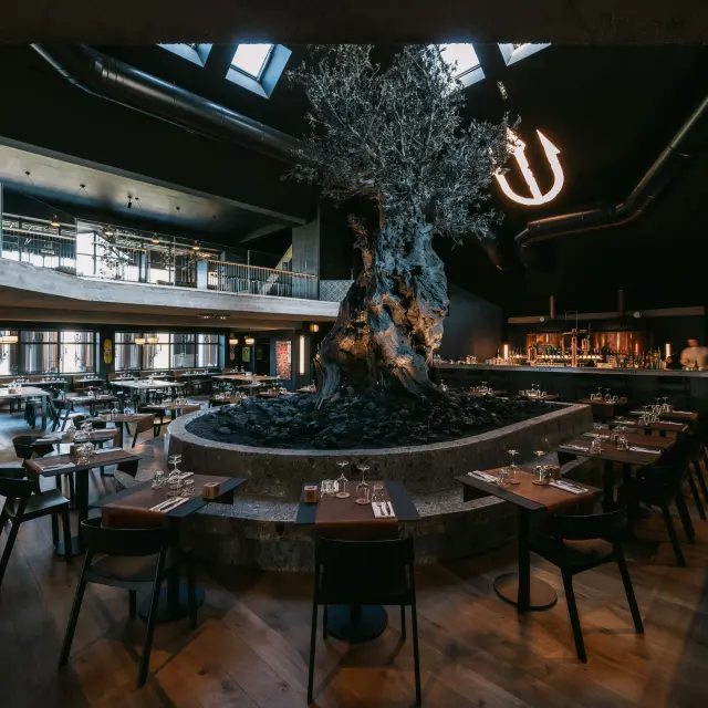 Séminaire Hellfest : dans la salle du Hellcity, sur le site du Hellfest - plus grand festival metal du monde