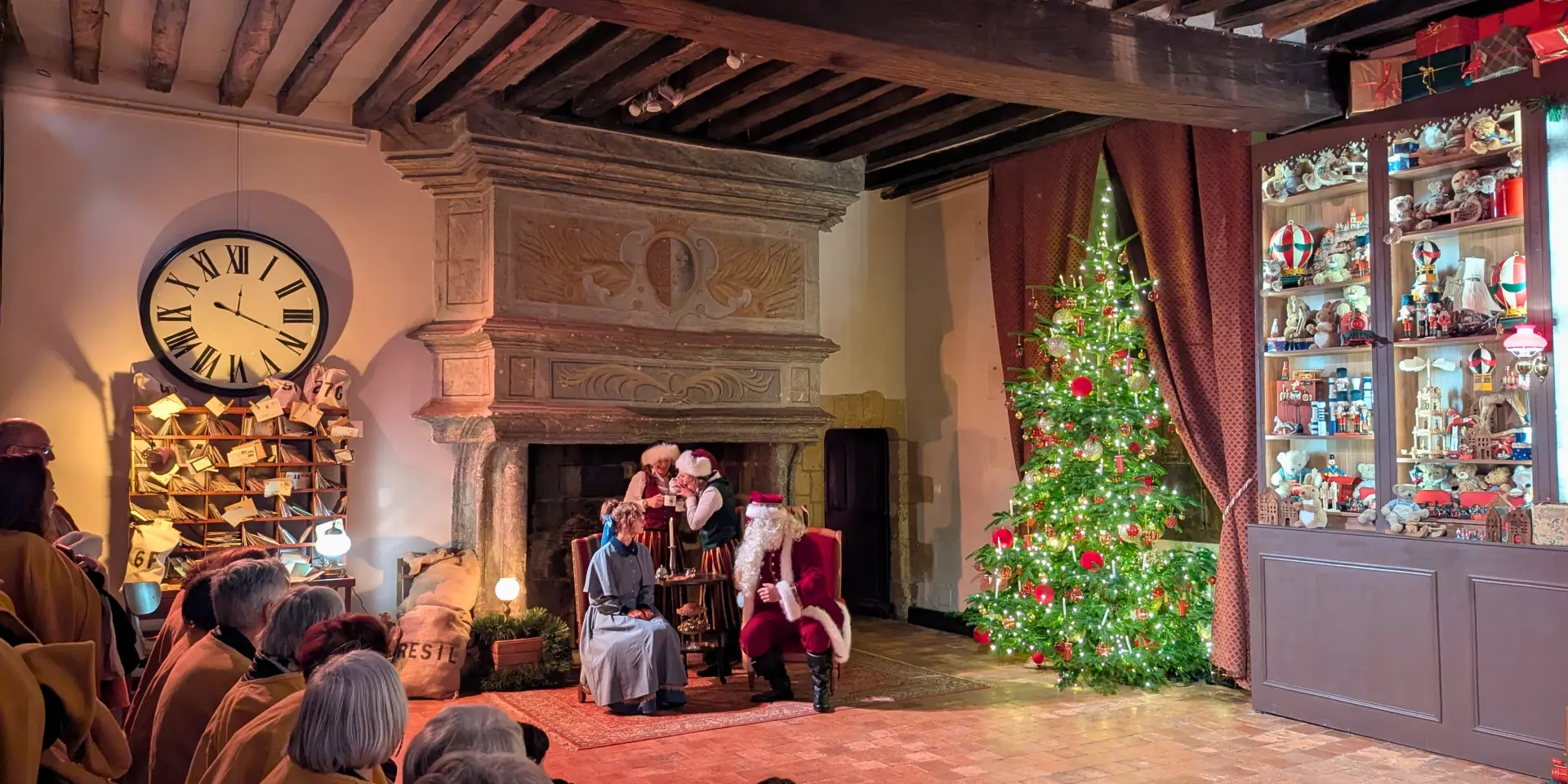 Agenda - Grands évènements et temps forts - Spectacle immersif La Merveilleuse Histoire du Père Noël au Château de Goulaine