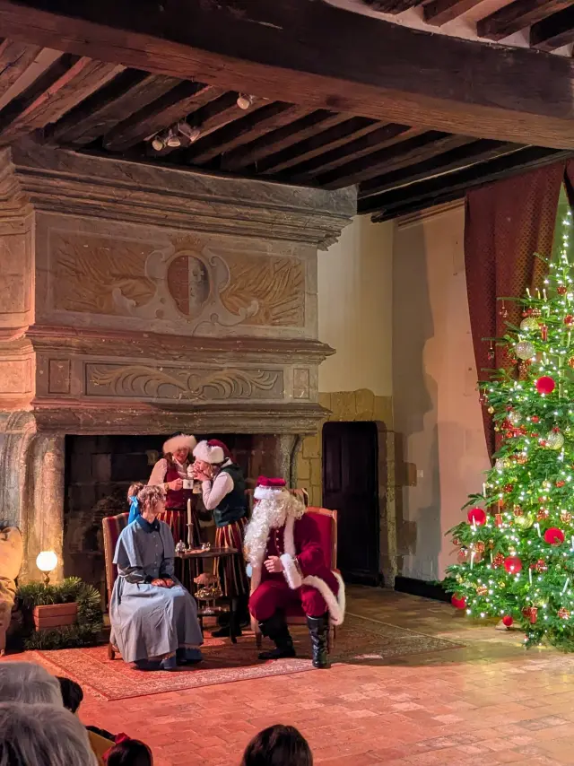 Agenda - Grands évènements et temps forts - Spectacle immersif La Merveilleuse Histoire du Père Noël au Château de Goulaine