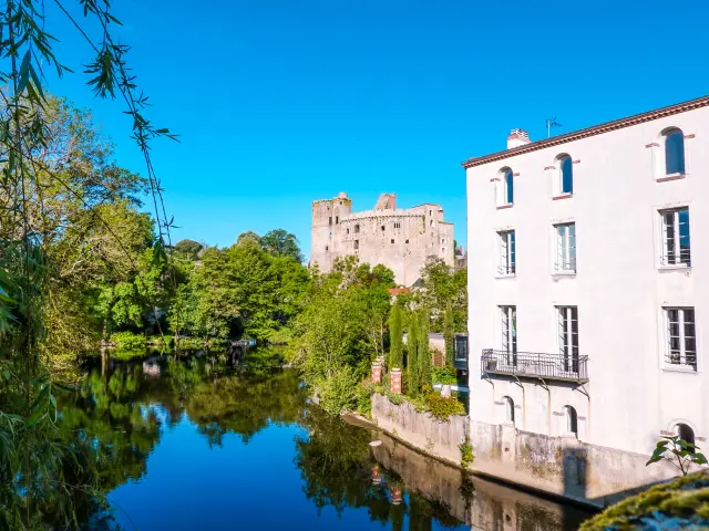 Clisson May 2023 Le Vignoble De Nantes Tourism 3