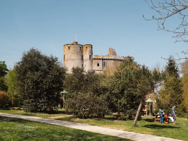 Family outings in the Vignoble Nantais: Play areas in the Vignoble Nantais, Parc Henri IV in Clisson