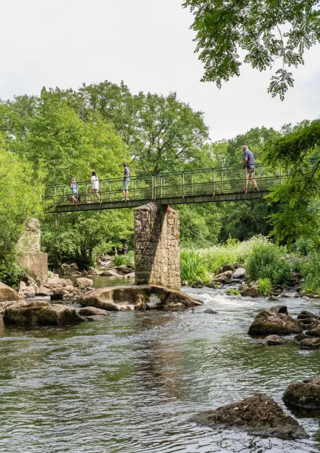 Hiking and walking tours, our favourite routes in the Vignoble Nantais : Passerelle Aigrefeuille, hiking near Nantes