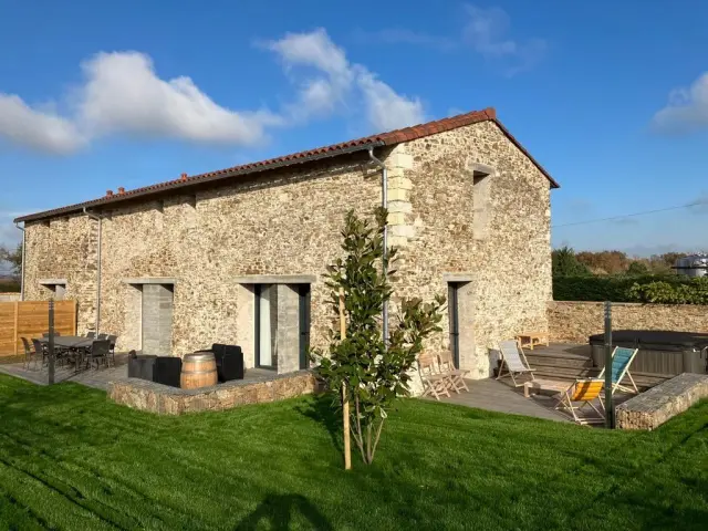 Top 10 bains nordiques et spas près de Nantes : Large Bretonnerie à la Haye Fouassière