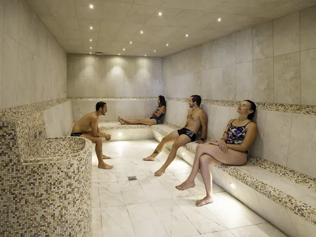 Top 10 bains nordiques et spas près de Nantes : centre aquatique aqua'val maine à aigrefeuille sur maine