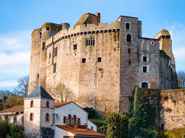 Que faire pendant les vacances de février ? Visiter le Château de Clisson !