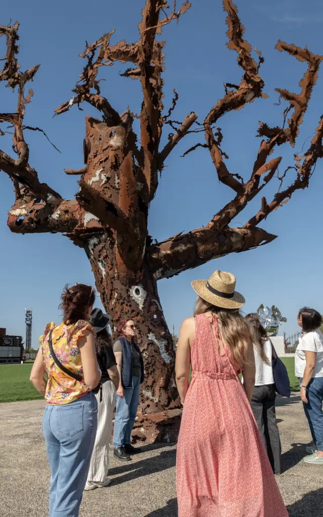 Visite guidée du site du Hellfest dans le cadre d’un voyage en groupe dans le Vignoble Nantais