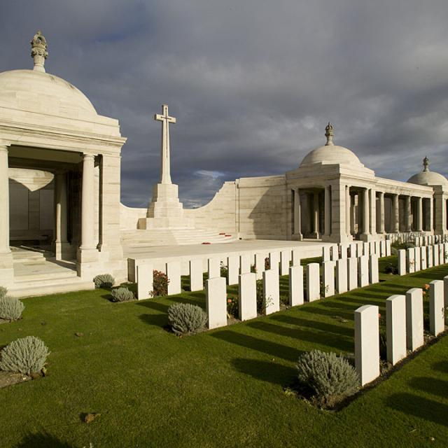 Dud Corner  CWGC - contains 1,800 burials and the walls commemorate 21,000 men with no known grave who fell in the battle of Loos in 1915 and later battles at Lys, Estaires & Bethune.

Built on the site of the Lens Rd Redoubt stormed by the 9th Black Watch on 25th Sept 1915



