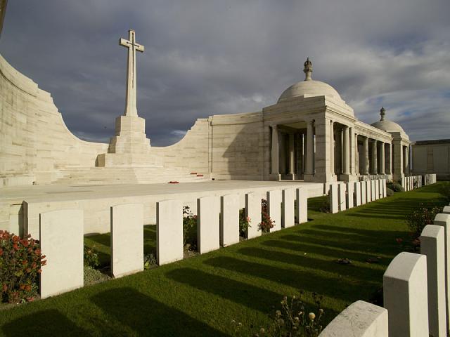 Dud Corner  CWGC - contains 1,800 burials and the walls commemorate 21,000 men with no known grave who fell in the battle of Loos in 1915 and later battles at Lys, Estaires & Bethune.

Built on the site of the Lens Rd Redoubt stormed by the 9th Black Watch on 25th Sept 1915



