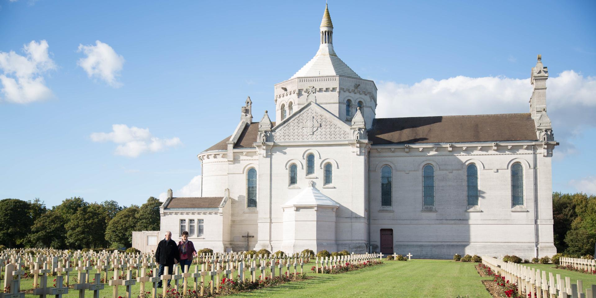 La Nécropole nationale française de NotreDamedeLorette Collines et