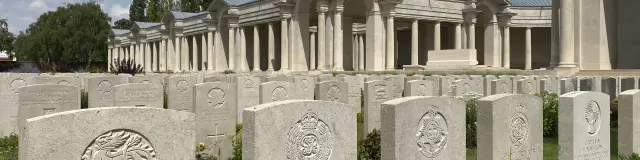 Faubourg d'Amiens / Arras Military Cemetery