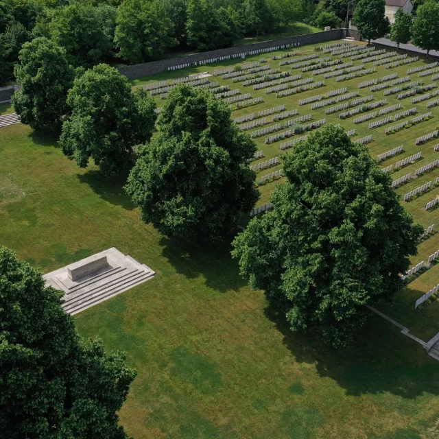 Loos British Cemetery vue du ciel
