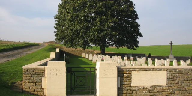 Zouave Valley Military Cemetery à Souchez