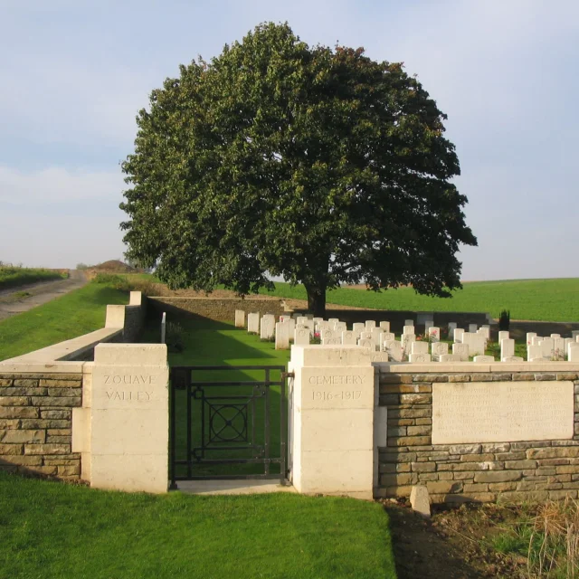 Zouave Valley Military Cemetery à Souchez