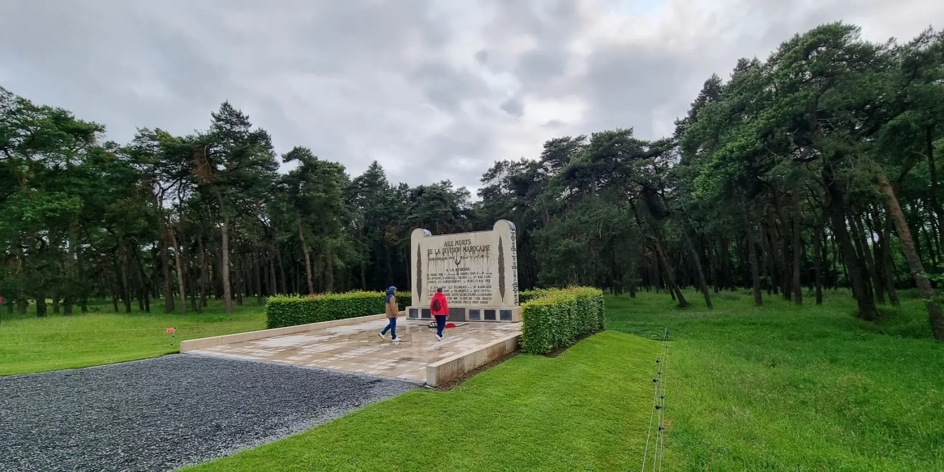 Monument A La Division Marocaine Sarah Roynette Lens Tourisme